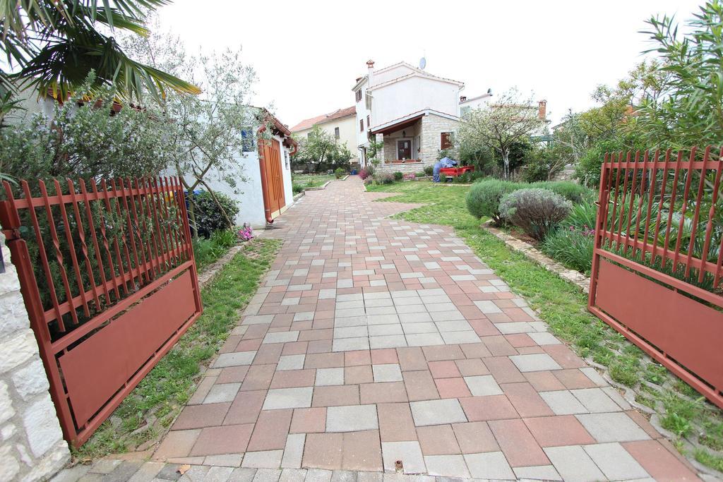 Guest House Liliana Rovigno Esterno foto