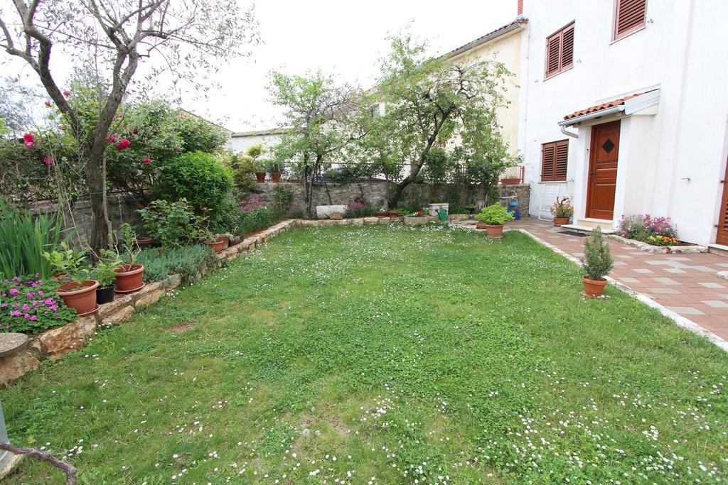 Guest House Liliana Rovigno Esterno foto
