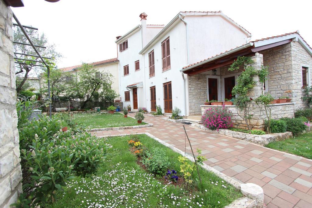 Guest House Liliana Rovigno Esterno foto