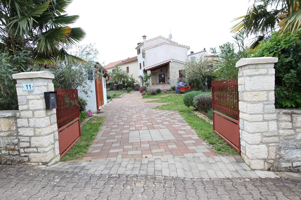 Guest House Liliana Rovigno Esterno foto