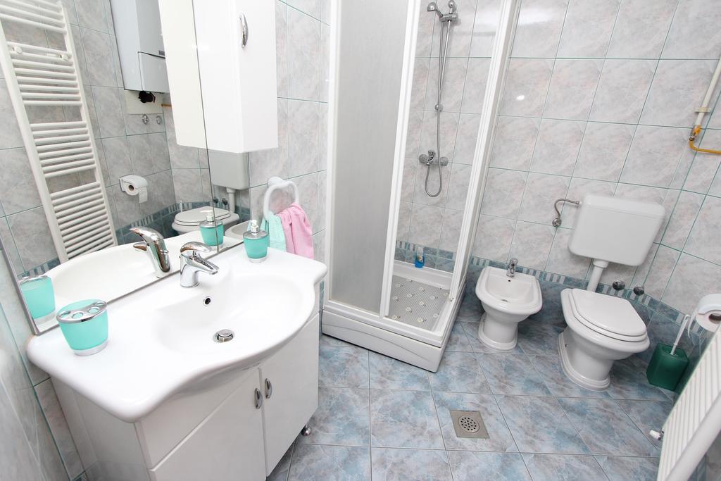 Guest House Liliana Rovigno Esterno foto